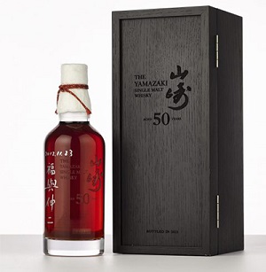 Бутылку японского виски продали на аукционе за $343 тыс