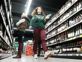 Минздрав представит законопроект о повышении возраста продажи алкоголя в 2019 году
